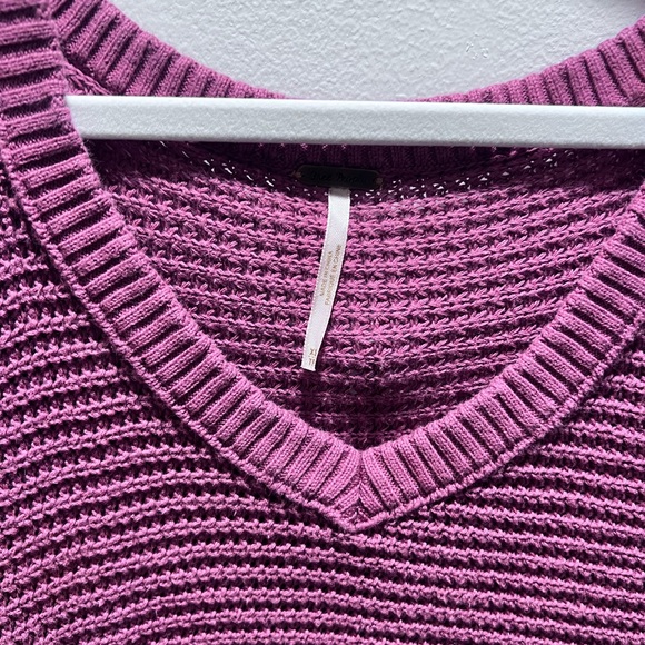 Free People sweater maroon Knit Sweater with Frayed Hem Sz XS EUC - Picture 3 of 7